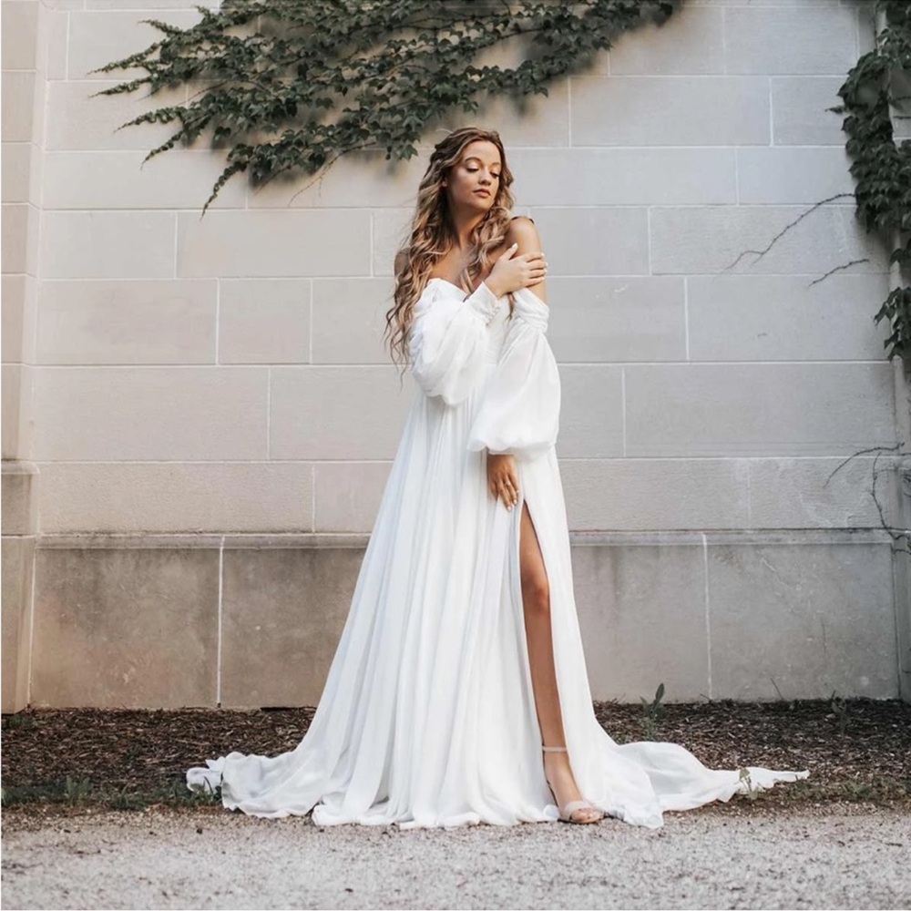Breathtaking Essence of Australia Wedding Dress with Detachable Sleeves - Picture 16 of 16